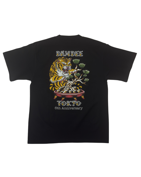 DAMDEE 6th Anniversary Tシャツ